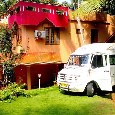 Ganesh House Homestay Kovalam Bagian luar foto