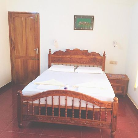 Ganesh House Homestay Kovalam Bagian luar foto