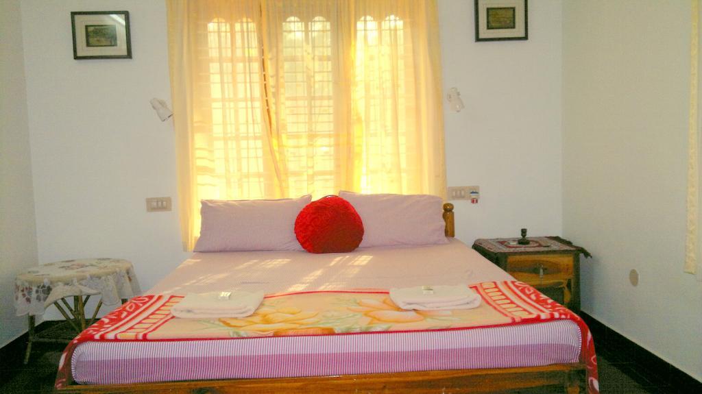 Ganesh House Homestay Kovalam Bagian luar foto