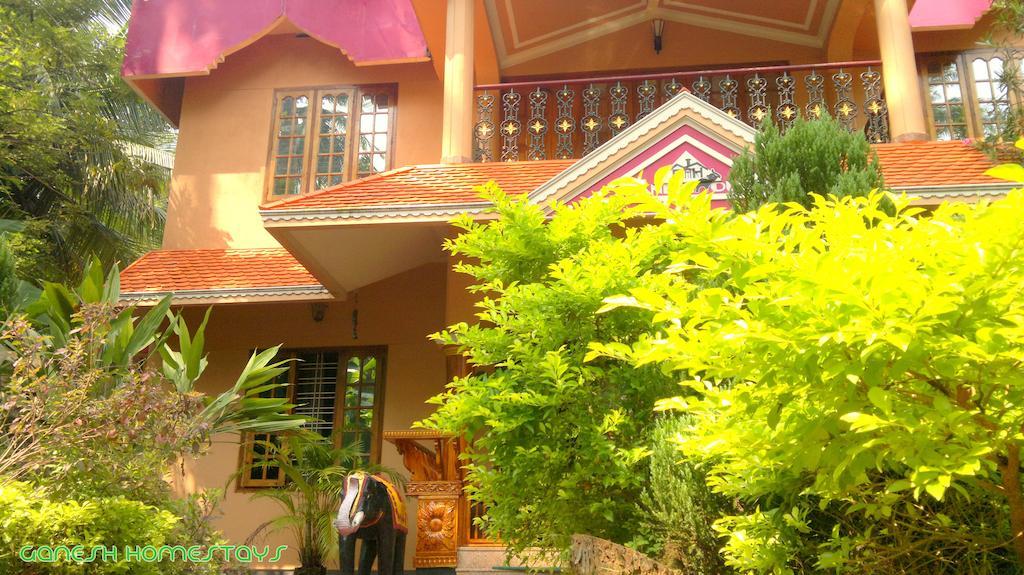 Ganesh House Homestay Kovalam Bagian luar foto