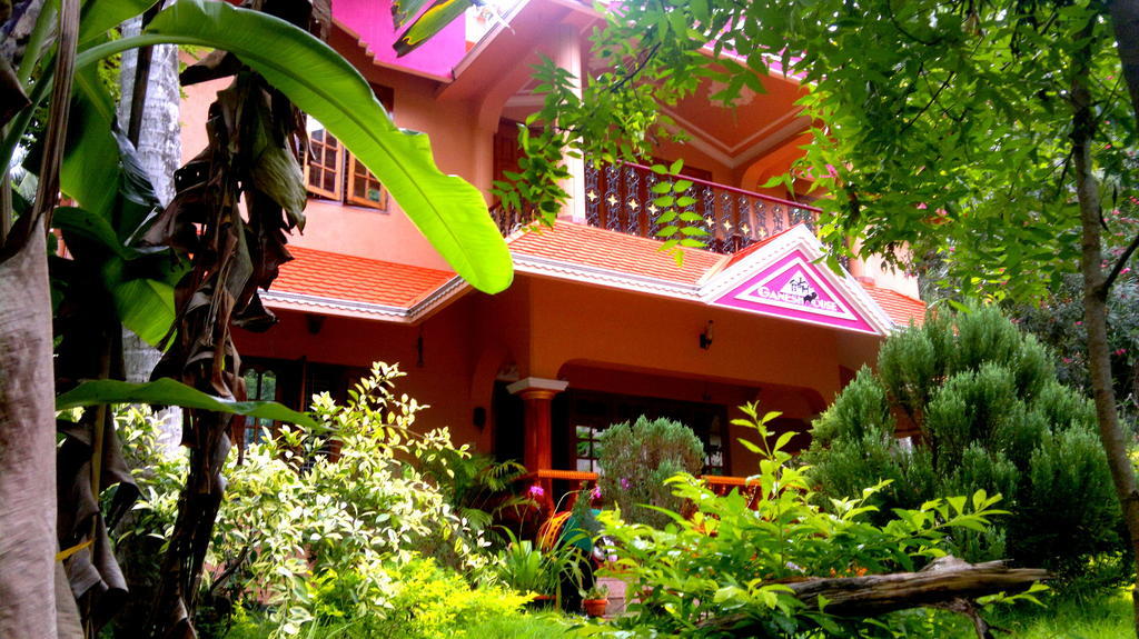 Ganesh House Homestay Kovalam Bagian luar foto