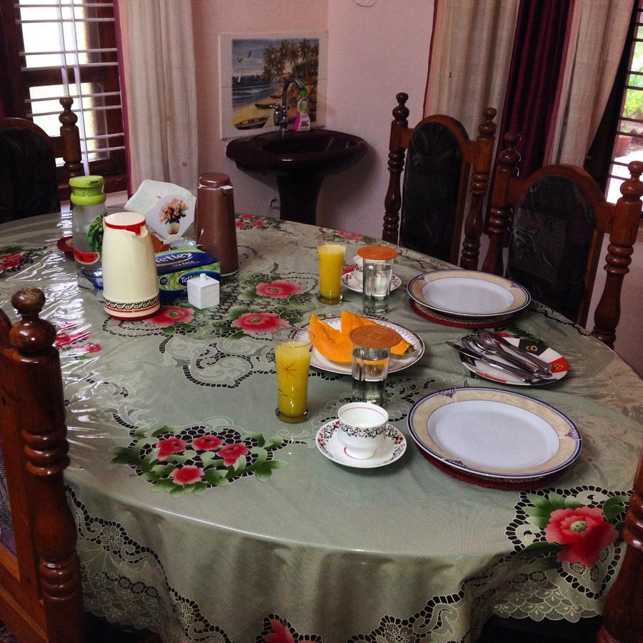 Ganesh House Homestay Kovalam Bagian luar foto