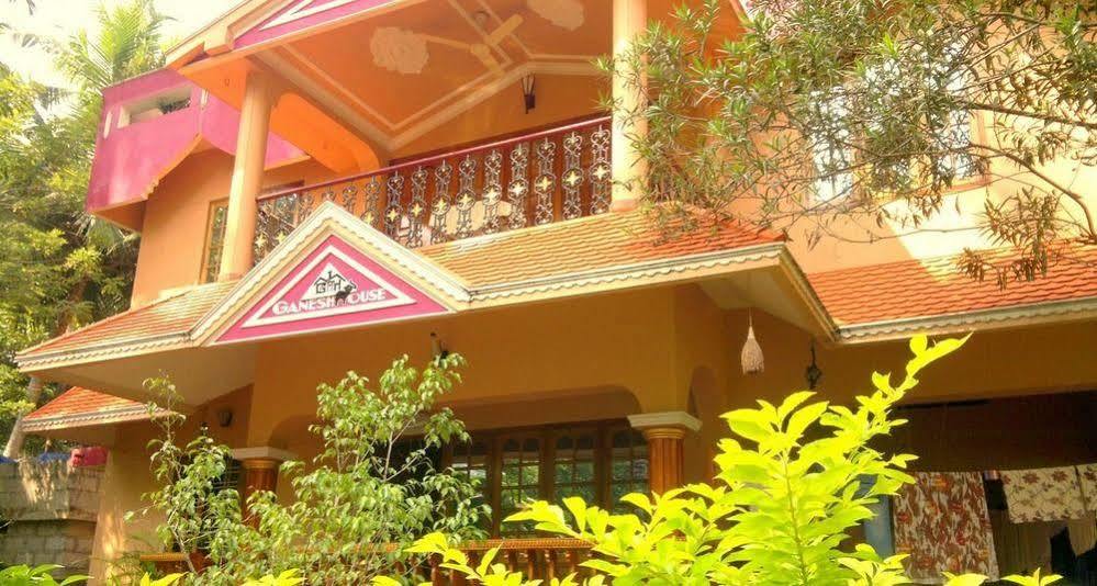 Ganesh House Homestay Kovalam Bagian luar foto